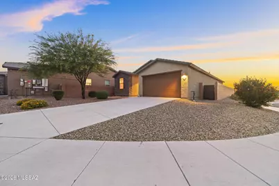 7956 S Silver Lillie Way, Tucson, AZ 85747 - Photo 3