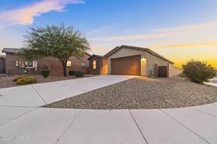 7956 S Silver Lillie Way, Tucson, AZ 85747 - Photo 3