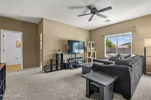 5669 W King Snake Dr, Tucson, AZ 85742 - Photo 9