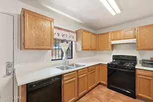 601 W Redondo Dr, Tucson, AZ 85705 - Photo 7
