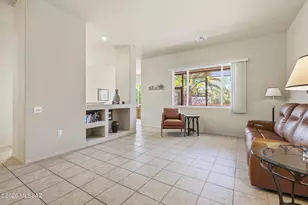 297 N Crescent Bell Dr, Green Valley, AZ 85614 - Photo 7