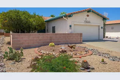 297 N Crescent Bell Drive, Green Valley, AZ 85614 - Photo 1