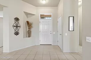 297 N Crescent Bell Dr, Green Valley, AZ 85614 - Photo 5