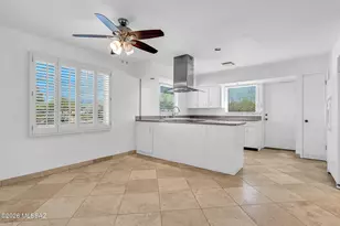 568 W Paseo Solana, Green Valley, AZ 85614 - Photo 11