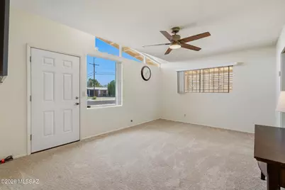 8041 E Julia Street, Tucson, AZ 85710 - Photo 9