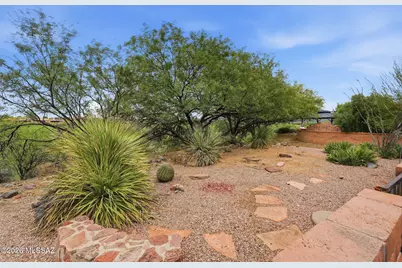 1072 W Camino Urbano, Green Valley, AZ 85622 - Photo 47