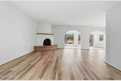 1072 W Camino Urbano, Green Valley, AZ 85622 - Photo 3