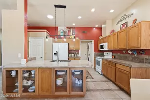 2560 S Pecan Valley Pl, Green Valley, AZ 85614 - Photo 5