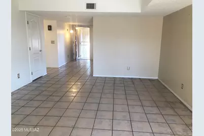 9449 E Barrudean Hills Street, Tucson, AZ 85710 - Photo 5