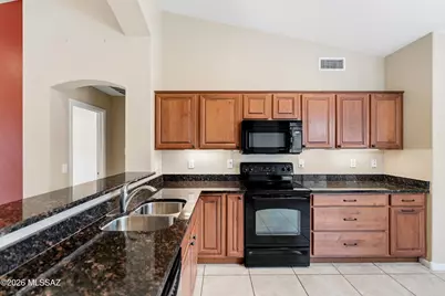 2350 E Skywalker Way, Green Valley, AZ 85614 - Photo 15