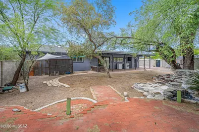 8302 E Kenyon Drive, Tucson, AZ 85710 - Photo 5