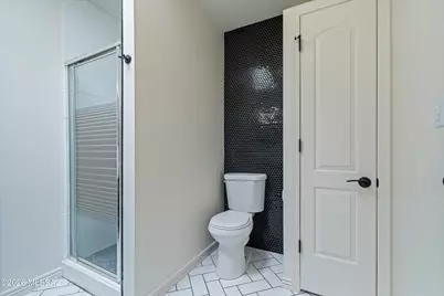 8302 E Kenyon Drive, Tucson, AZ 85710 - Photo 17