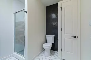 8302 E Kenyon Dr, Tucson, AZ 85710 - Photo 17