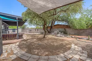 8302 E Kenyon Dr, Tucson, AZ 85710 - Photo 23