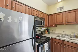 1810 E Blacklidge Dr, Tucson, AZ 85719 - Photo 11