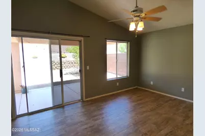 5562 W Peaceful Dove Place, Marana, AZ 85658 - Photo 9