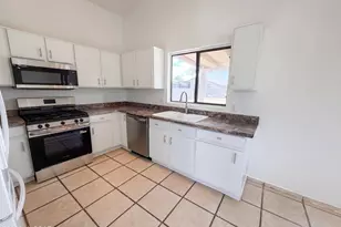 1657 W Wood Crest Ct, Tucson, AZ 85746 - Photo 7