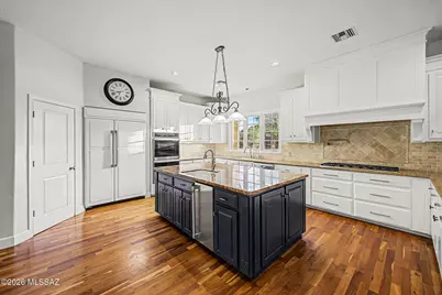 2010 N Forty Niner Drive, Tucson, AZ 85749 - Photo 9