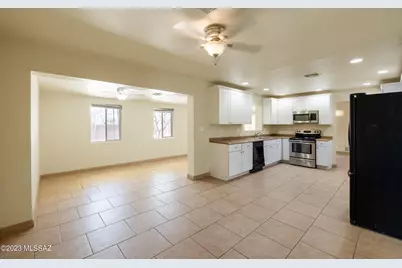 821 N Corinth Avenue, Tucson, AZ 85710 - Photo 11