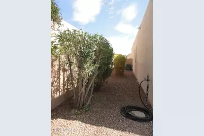 339 E Calle Garbillo, Green Valley, AZ 85614 - Photo 17