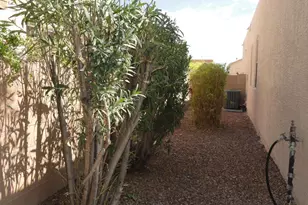 339 E Calle GARBILLO, Green Valley, AZ 85614 - Photo 17