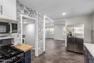 225 W 1st St, Tucson, AZ 85705 - Photo 19