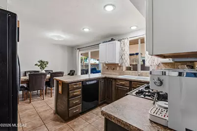 7449 E 18th Street, Tucson, AZ 85710 - Photo 17