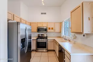 3071 S Foster Dr, Tucson, AZ 85730 - Photo 7