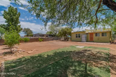 437 E Blacklidge Drive, Tucson, AZ 85705 - Photo 11