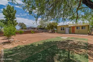 437 E Blacklidge Dr, Tucson, AZ 85705 - Photo 11