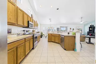 6827 S Star Ridge Pl, Tucson, AZ 85757 - Photo 9