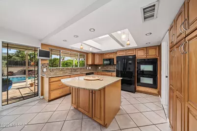 8540 E Bellevue Place, Tucson, AZ 85715 - Photo 3