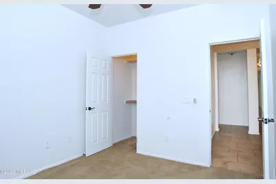 12111 N Golden Mirror Drive, Marana, AZ 85658 - Photo 9