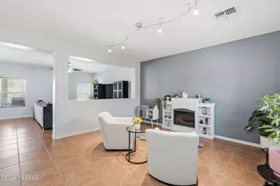 887 W Vuelta Granadina, Sahuarita, AZ 85629 - Photo 1