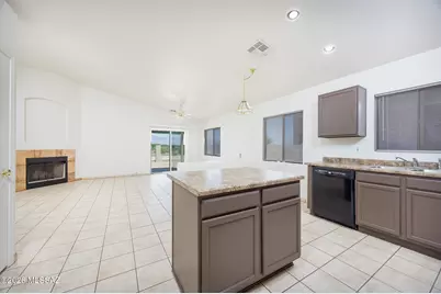 8684 N Sayante Way, Tucson, AZ 85743 - Photo 5