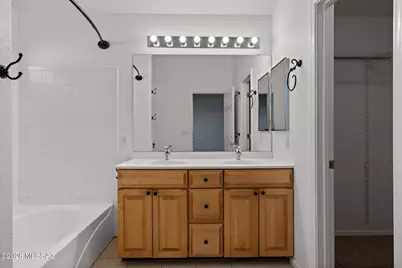 10990 N Double Eagle Court, Oro Valley, AZ 85737 - Photo 17
