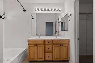10990 N Double Eagle Ct, Oro Valley, AZ 85737 - Photo 17