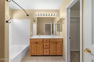 10990 N Double Eagle Ct, Oro Valley, AZ 85737 - Photo 17