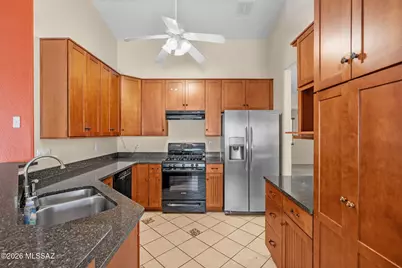 10990 N Double Eagle Court, Oro Valley, AZ 85737 - Photo 7