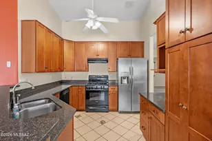 10990 N Double Eagle Ct, Oro Valley, AZ 85737 - Photo 7