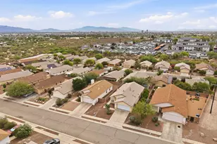 1312 N Thunder Ridge Dr, Tucson, AZ 85745 - Photo 21