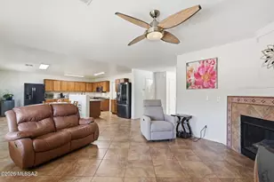 5758 W King Snake Dr, Tucson, AZ 85742 - Photo 3