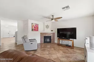 5758 W King Snake Dr, Tucson, AZ 85742 - Photo 7