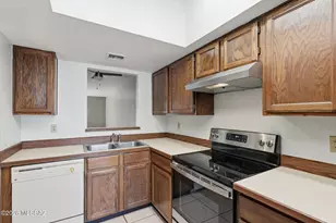 2522 N Ironwood Ridge Dr, Tucson, AZ 85745 - Photo 7