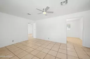 5207 S Champion Stravenue, Tucson, AZ 85706 - Photo 7