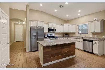 251 W Charles L McKay Street, Vail, AZ 85641 - Photo 9