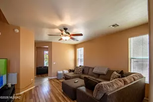 930 S Vista Overlook Dr, Tucson, AZ 85710 - Photo 5