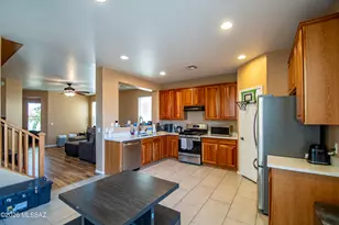 930 S Vista Overlook Dr, Tucson, AZ 85710 - Photo 9