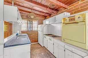 5829 E Waverly St, Tucson, AZ 85712 - Photo 9