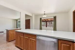 1125 E Kleindale Rd, Tucson, AZ 85719 - Photo 11